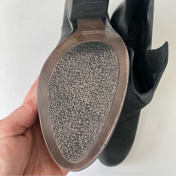 Vince Camuto Black Nubuck Bootie - Size 8.5 - Picture 5 of 8